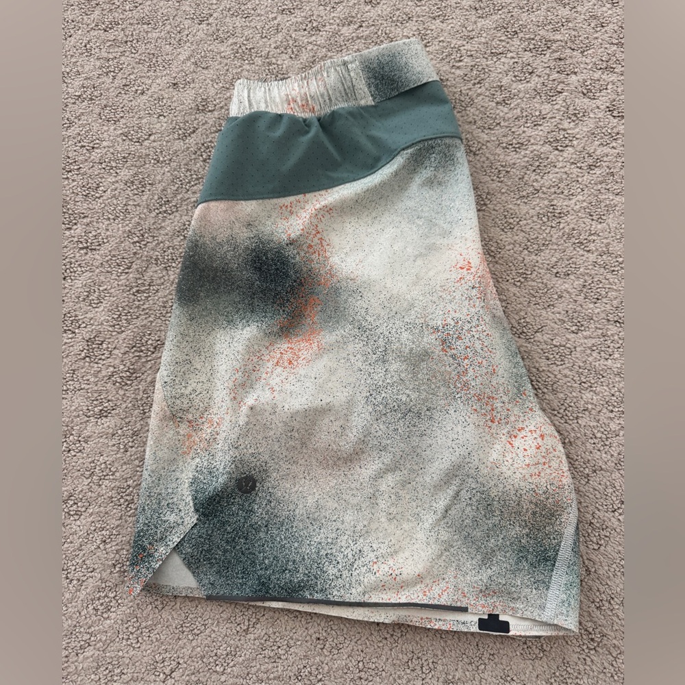 Lululemon Surge Lined Short 6" size small